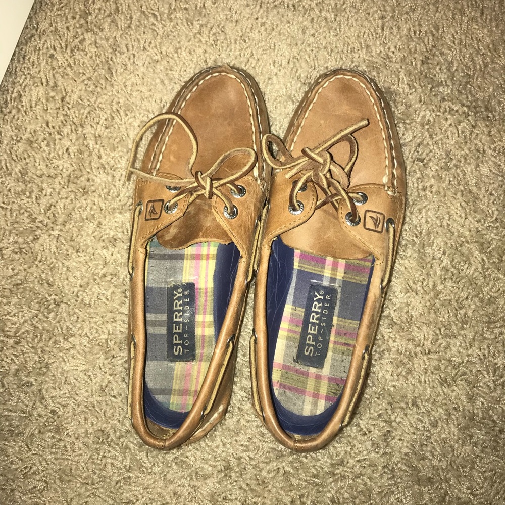 Women’s sperrys NEED GONE